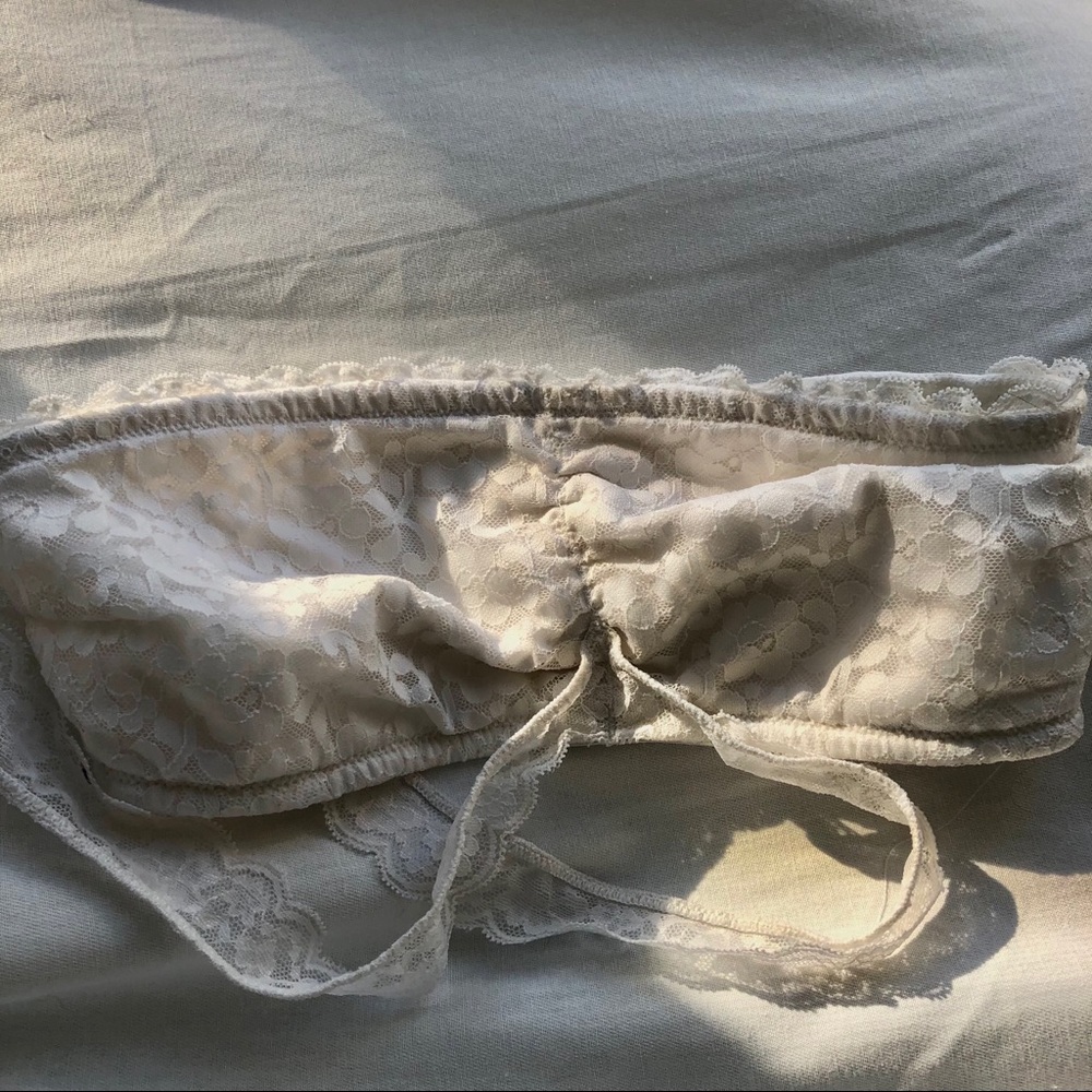 Gilly Hicks white lace strapless bralette